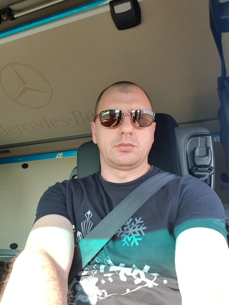   ,   Zhivko, 44 ,   ,   , c 