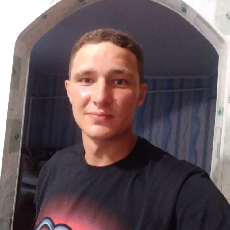  33792486  Anton, 32 ,    