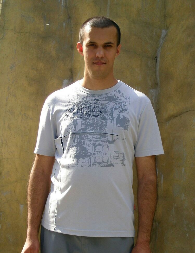  10718796  Sergiu, 42 ,    