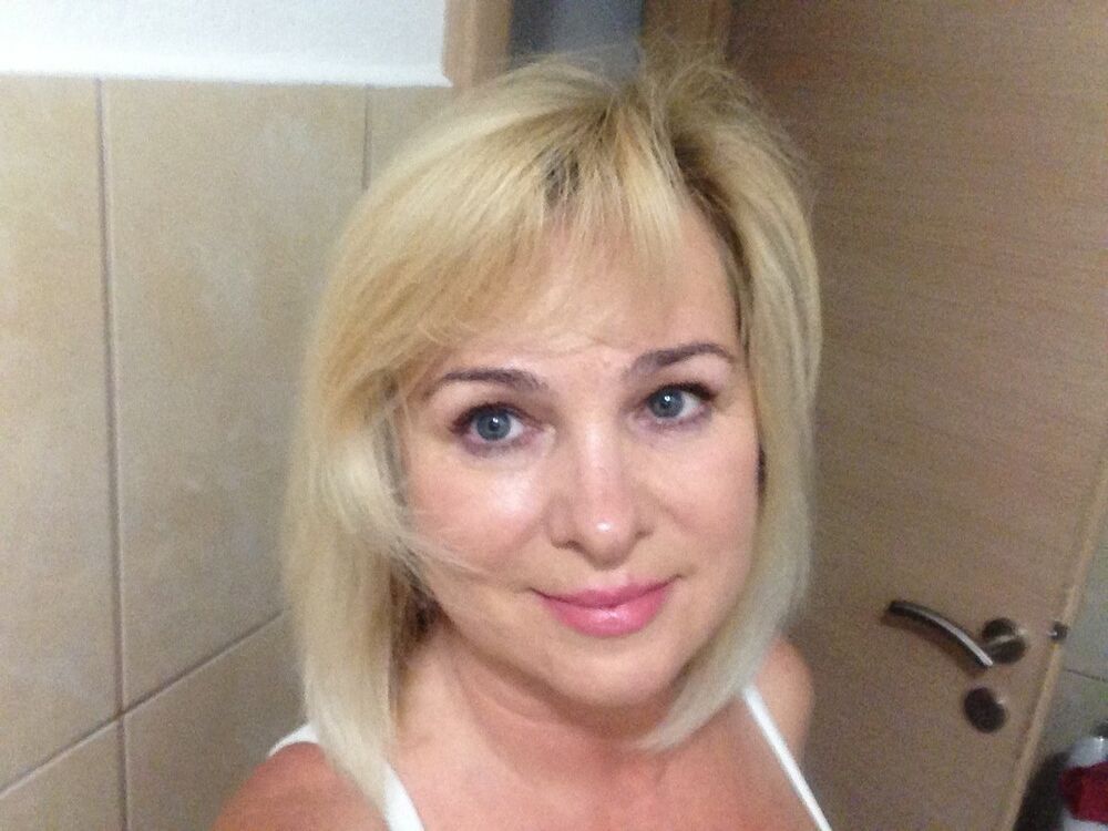  Podgorica,   Larisa, 65 ,     , c 