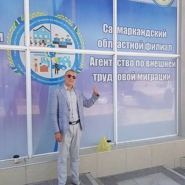  48797636  , 40 ,    --