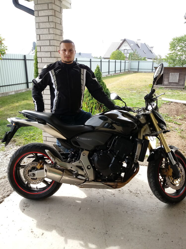  ,   Denis, 30 ,   ,   , c 