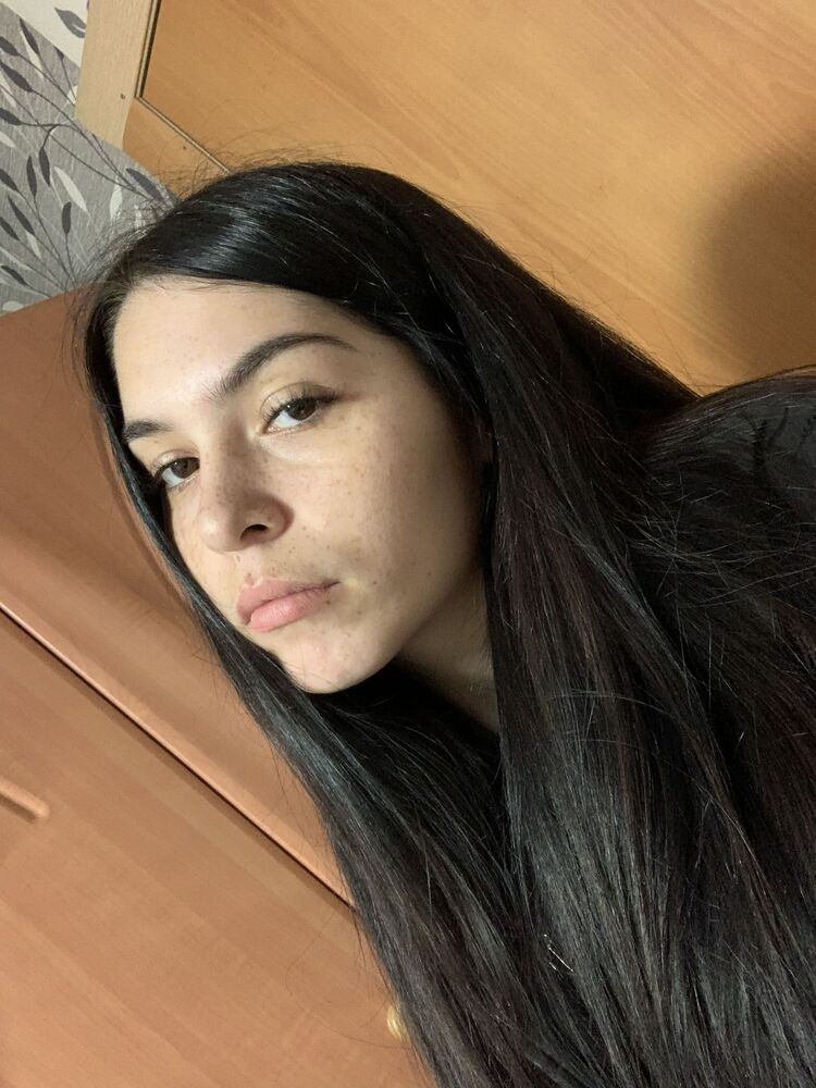  ,   Milana, 21 ,   