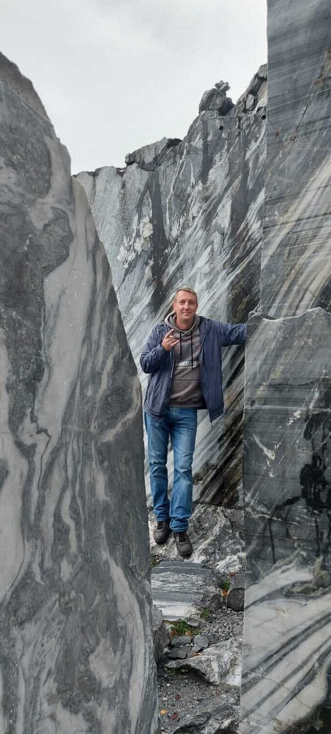  33055066  , 42 ,    -