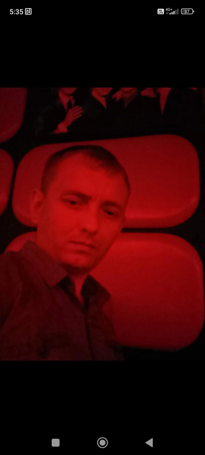  37065066  Vitaly, 35 ,    