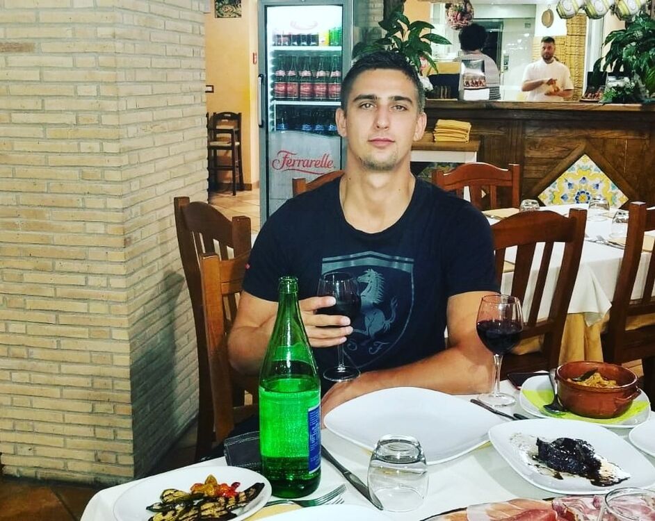  ,   Adam, 31 ,   ,   , c , 
