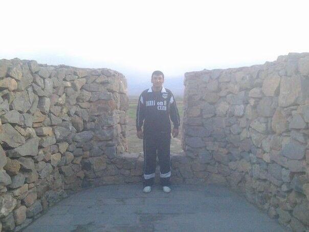 7298466  Aram, 44 ,    