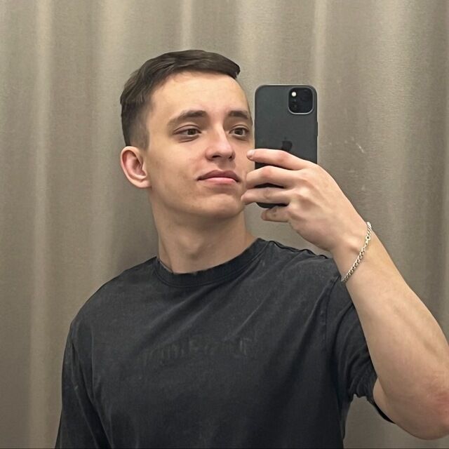  48497356  Matvey, 20 ,    