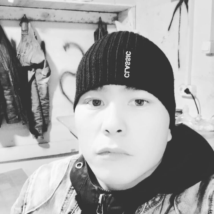  24472796  , 27 ,    -