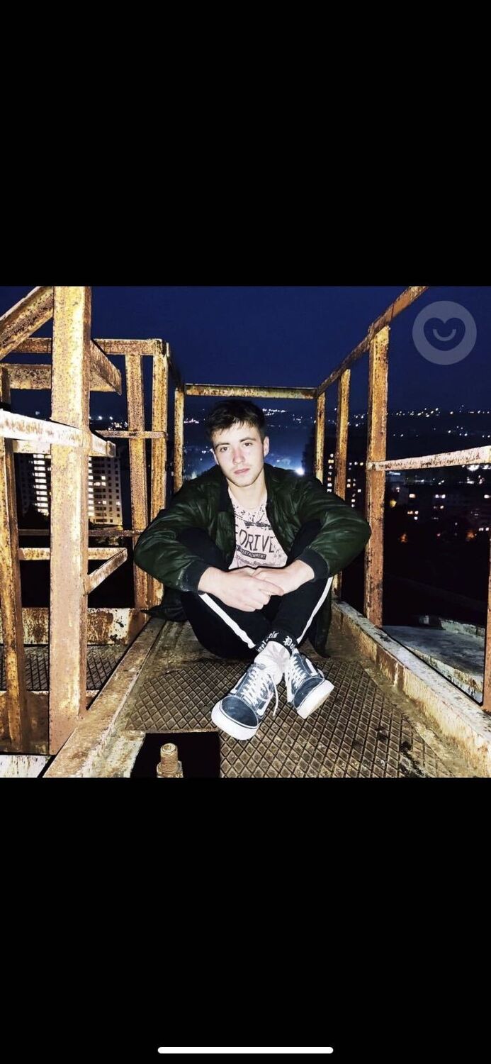  35248506  Petru, 23 ,    