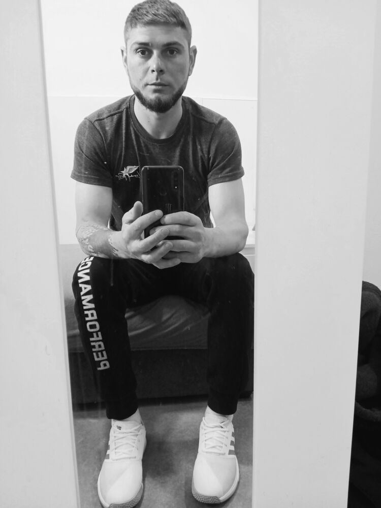 ���� 25631176 ������� TRUNOV ROMAN, 31 ���, ���� ���������� � Kyje