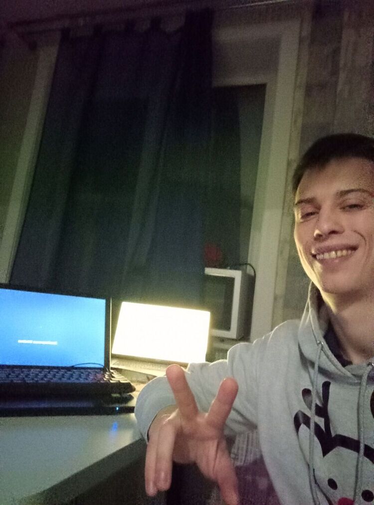  31738466  Niko, 30 ,    