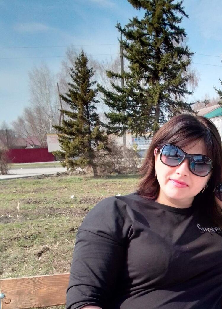  ,   LA Reina, 38 ,  
