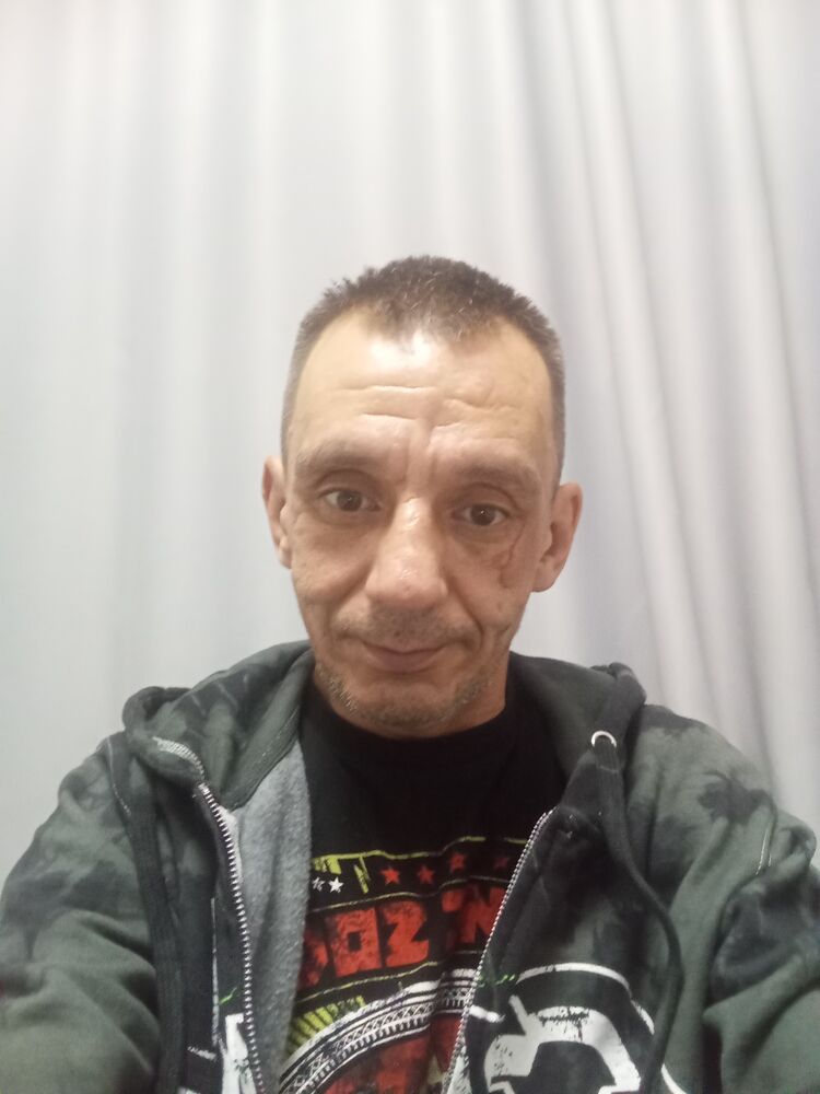  54556306  Aleksei, 47 ,    