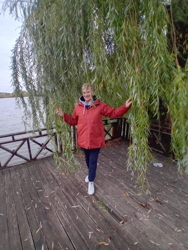  54689746  Lidia, 64 ,    