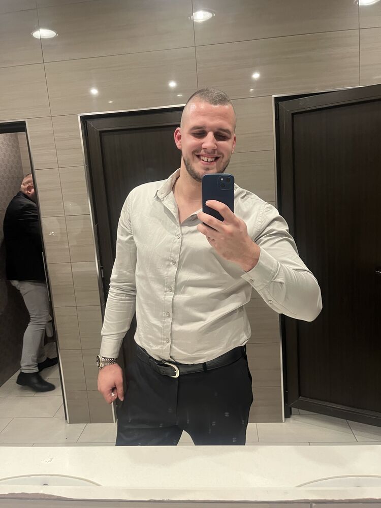  Backa Topola,   Boris, 29 ,   ,   