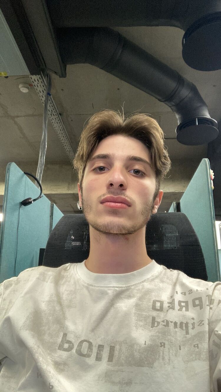  53963386  Nika, 20 ,    