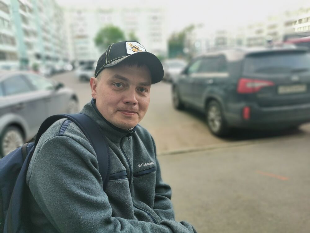  31170286  Aleksei, 43 ,    