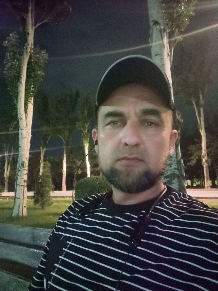  43922906  Zakir, 45 ,    