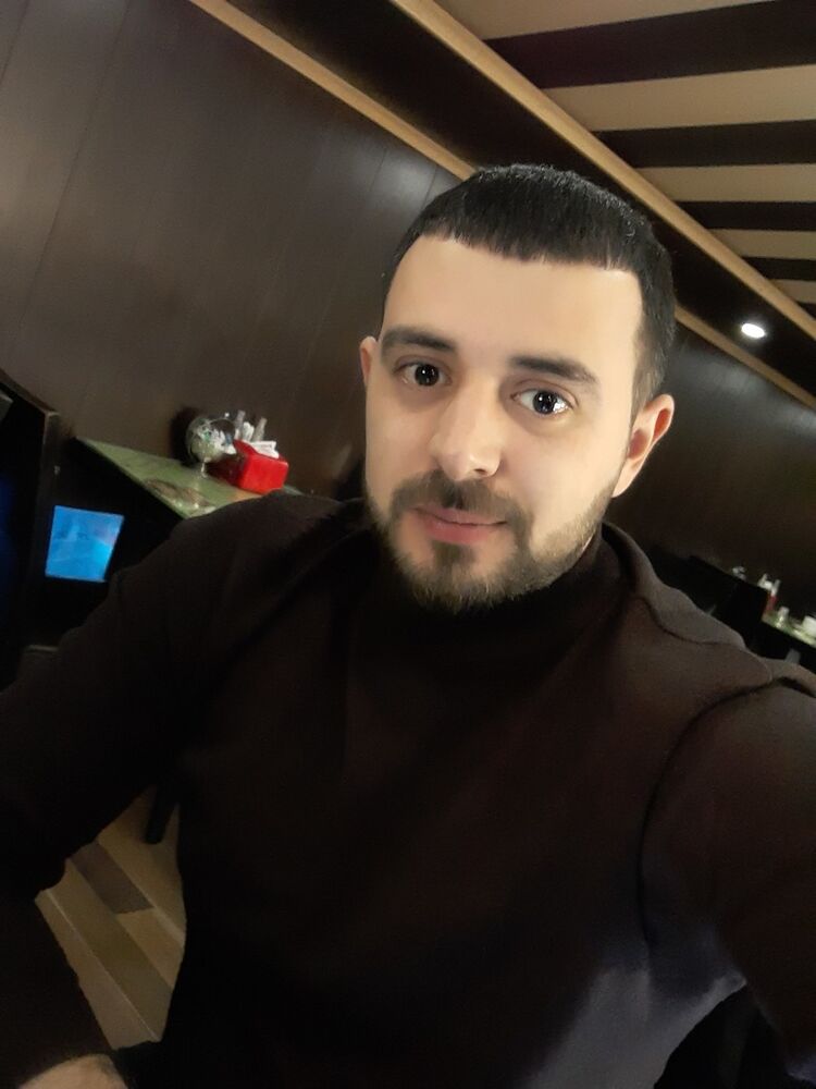  19012746  Ruslan, 33 ,    