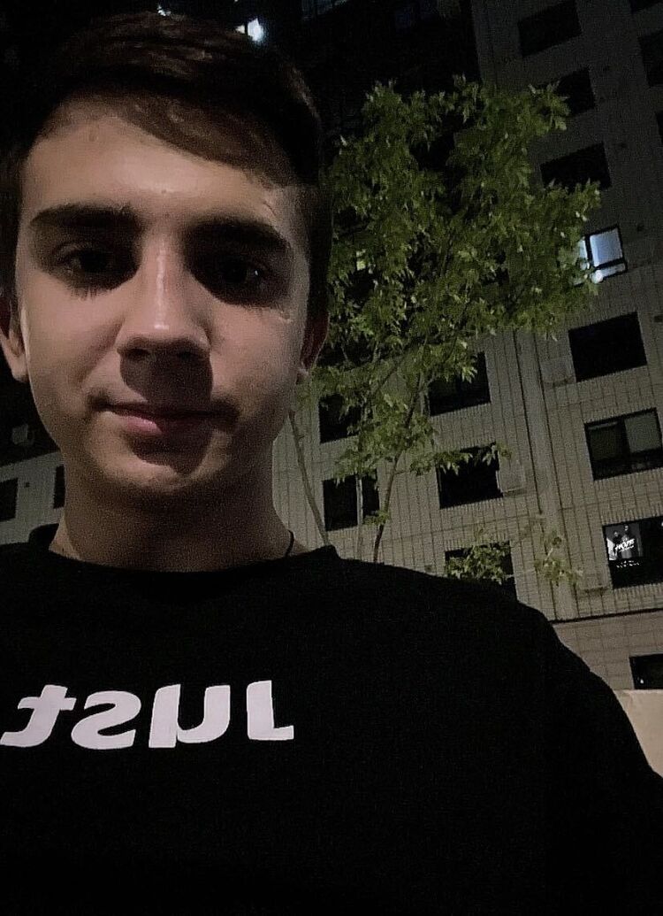  29688736  Ivan, 23 ,    