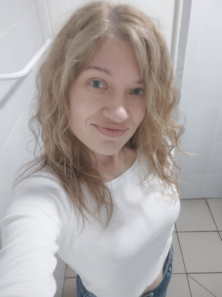  ,   Marina, 39 ,   c 