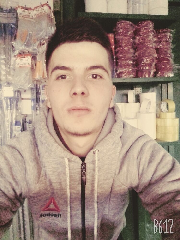  ,   Joniy, 30 ,   