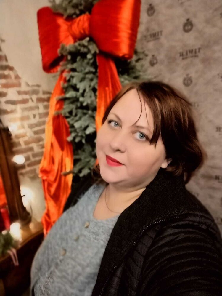  49222316  Kristina, 38 ,    