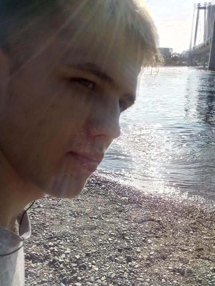  11275076  Daniil, 27 ,    