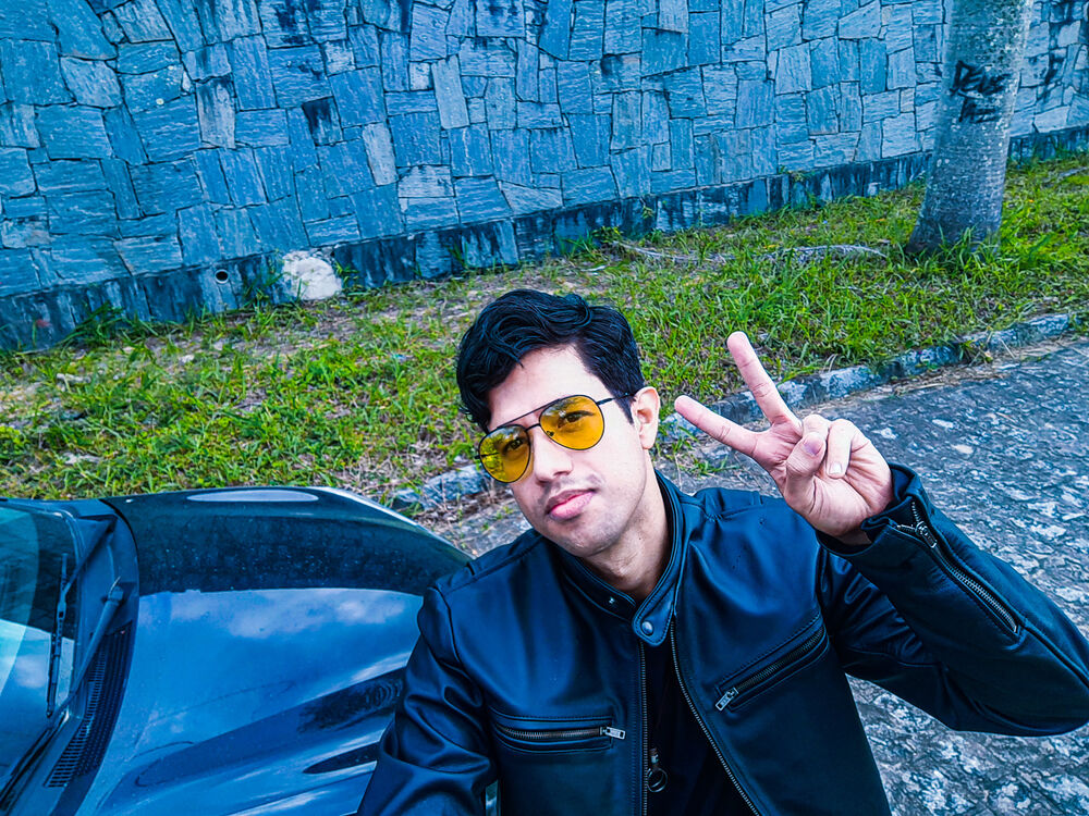  ,   Max Picanso, 41 ,     , c 