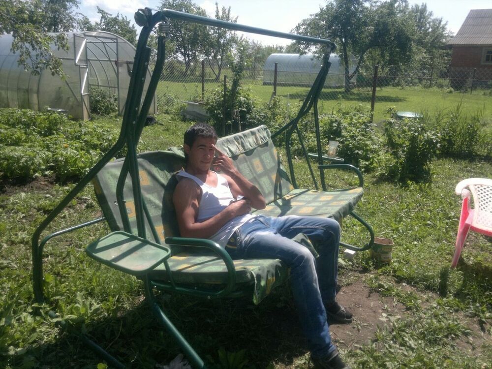  19034556  Baxow, 37 ,    