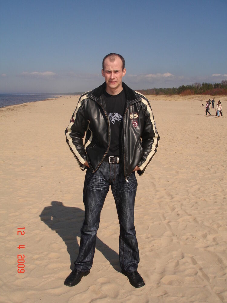  ,   Jevgenij, 44 ,   , 