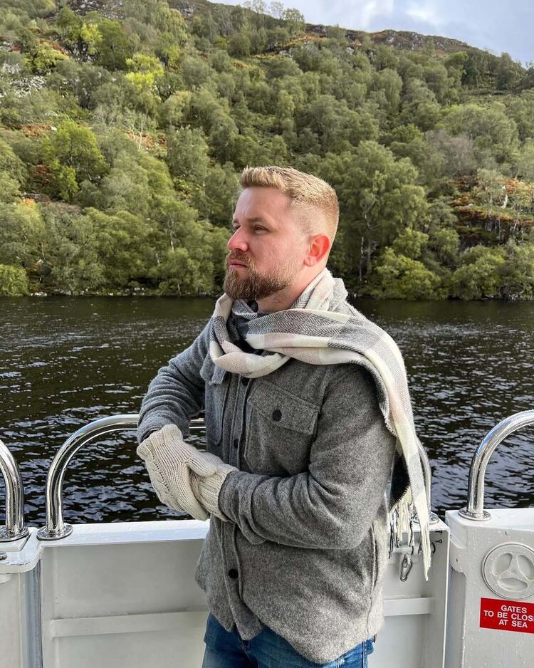  53928486  , 30 ,    -