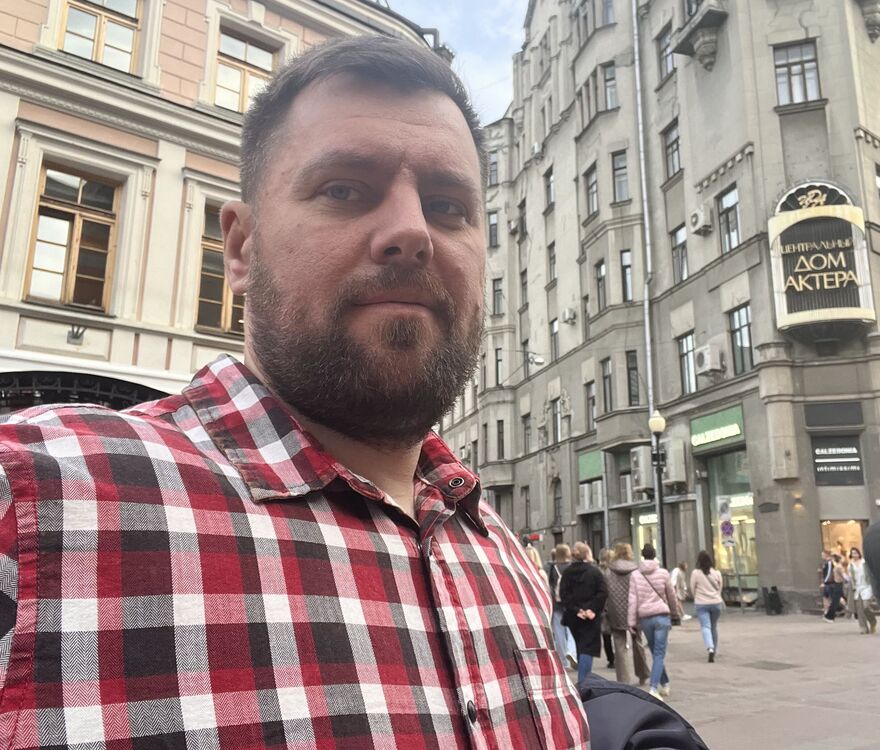  43549576  Dmitrii, 41 ,    