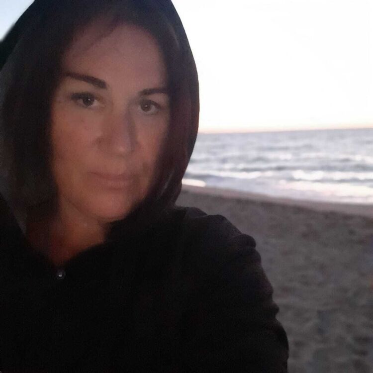 52022136  Lena, 55 ,    