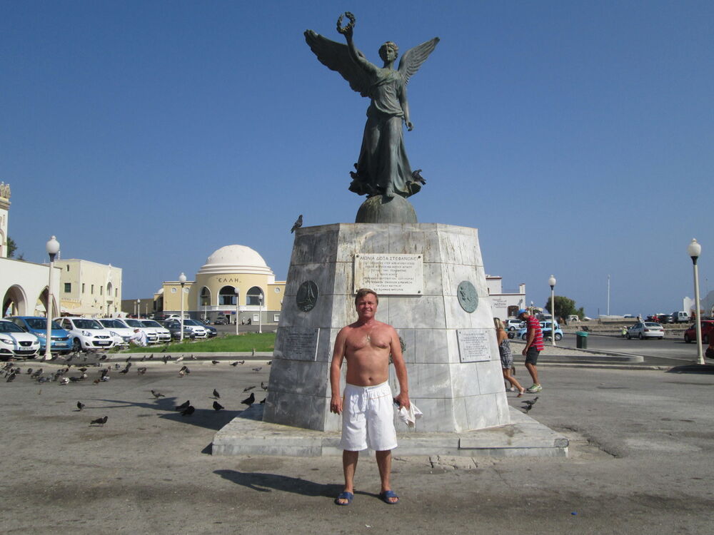  5529156  Viktor, 66 ,    