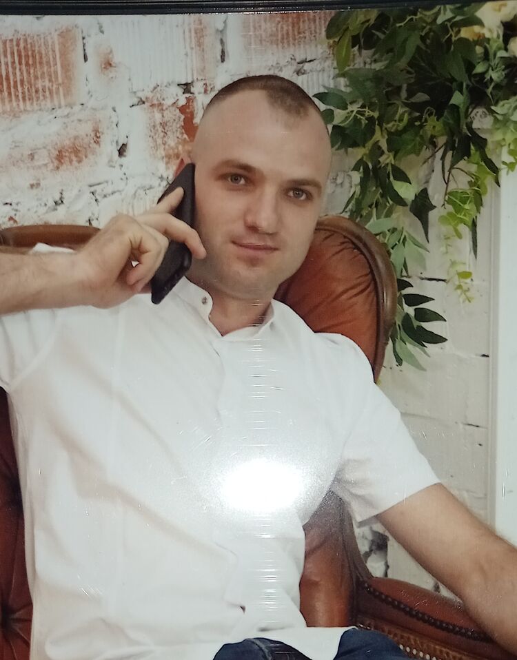  30377176  Pavel, 33 ,    