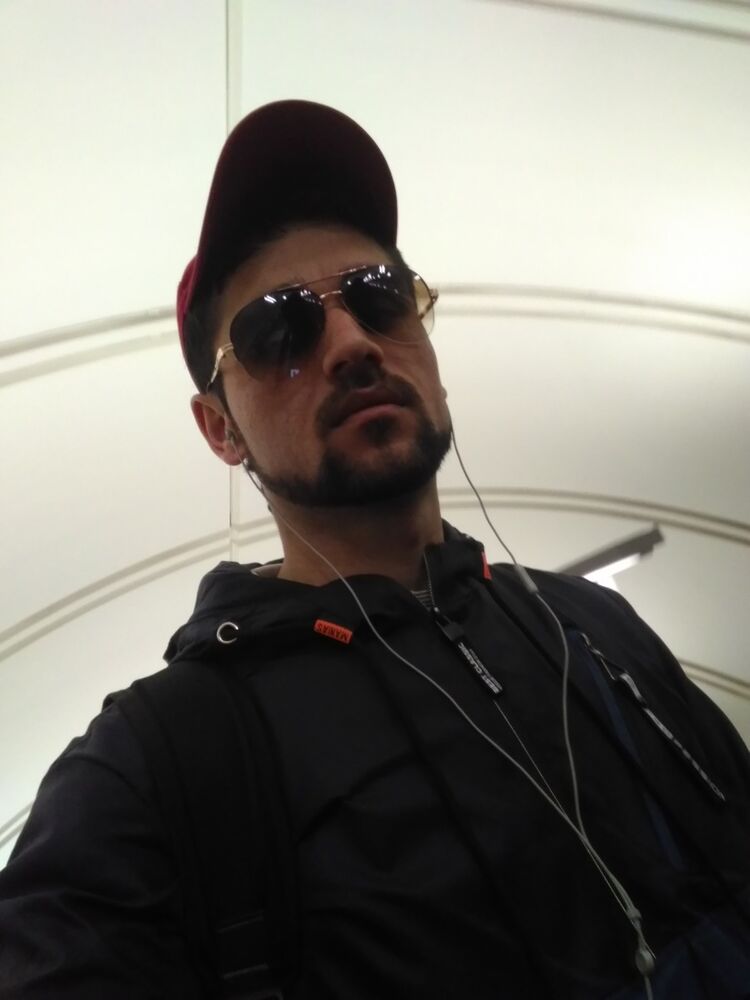  18785996  , 31 ,    -