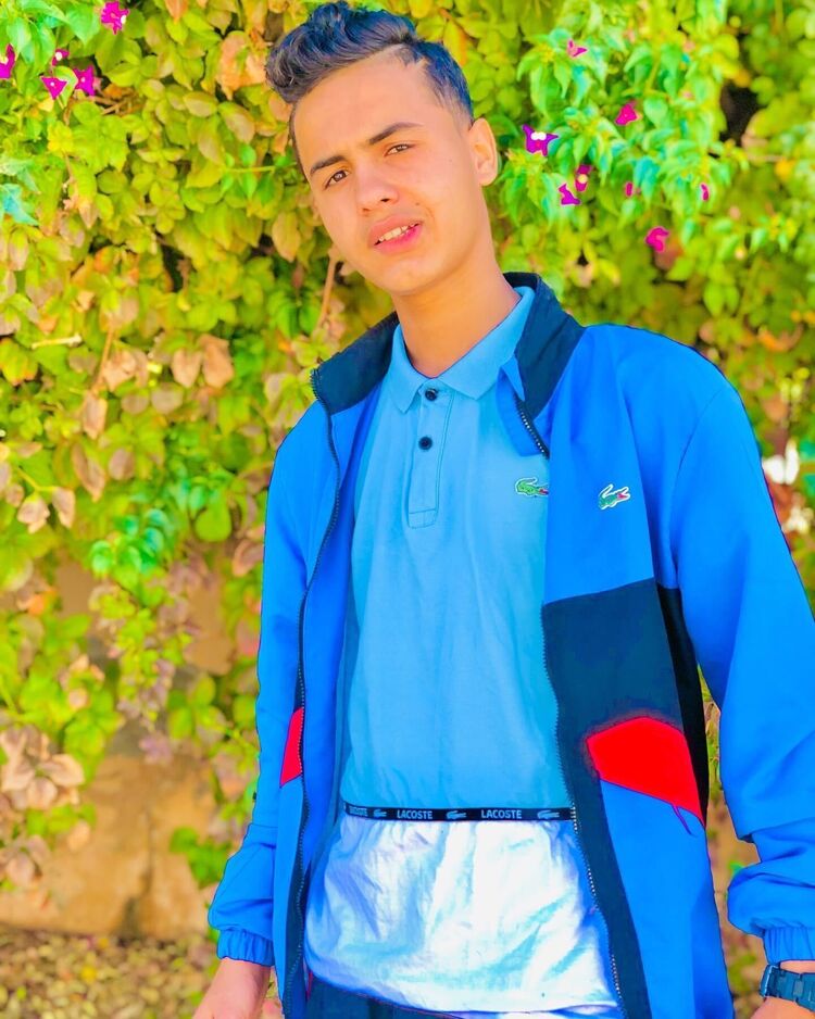  32737386  Midou, 21 ,    Algiers
