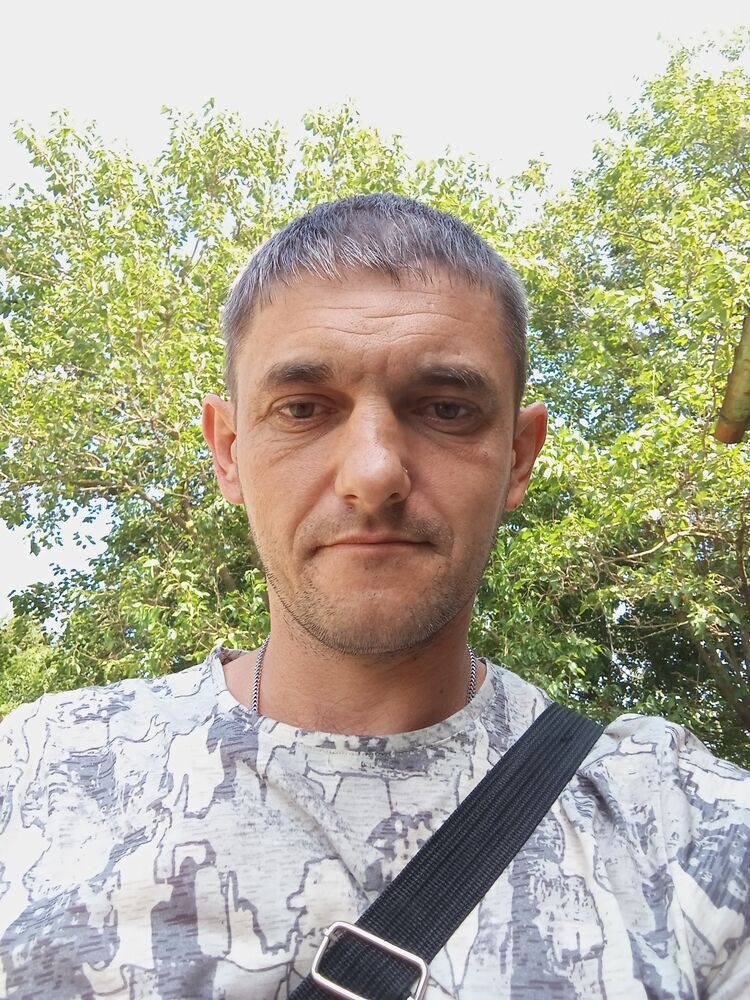  44547946  , 37 ,    