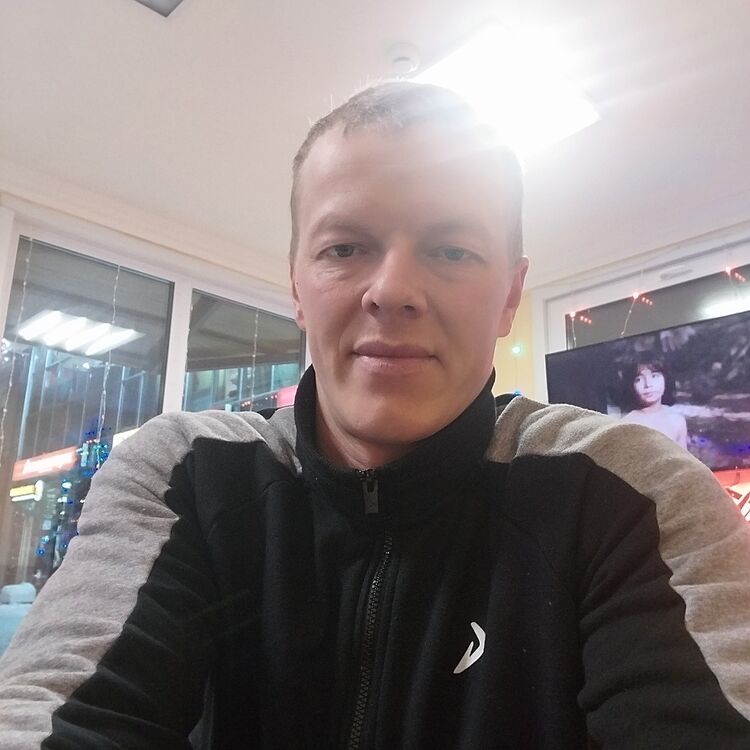  31334016  Igor, 35 ,    
