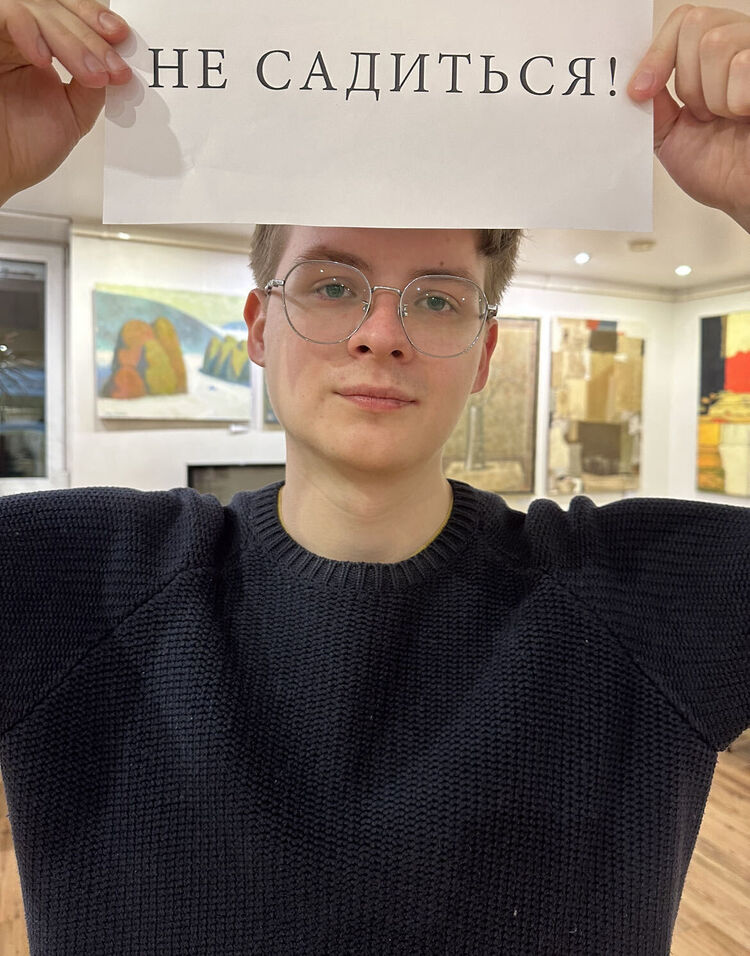  35746806  , 27 ,    