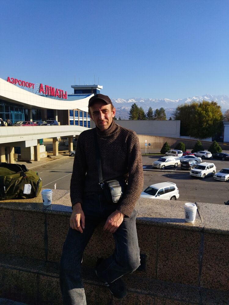  ,   Ali, 42 ,   ,   