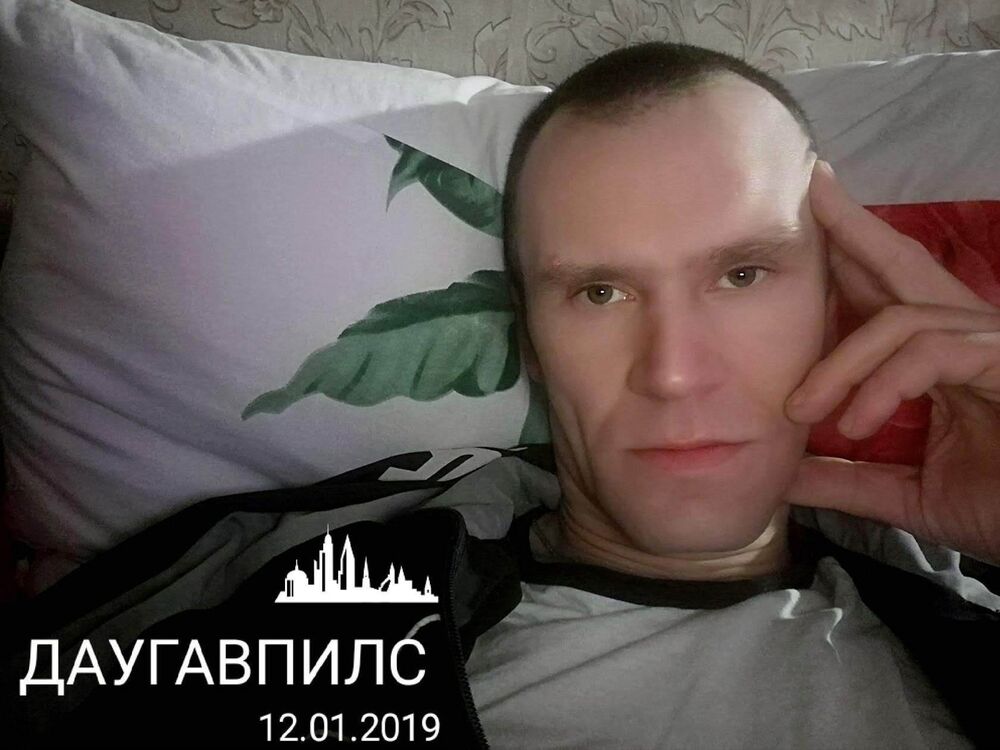  22644936  Vadim, 44 ,    
