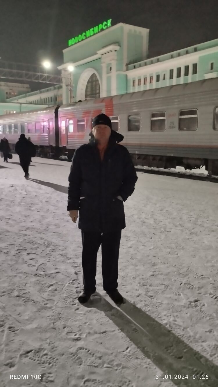  42793726  Vitaly, 56 ,    