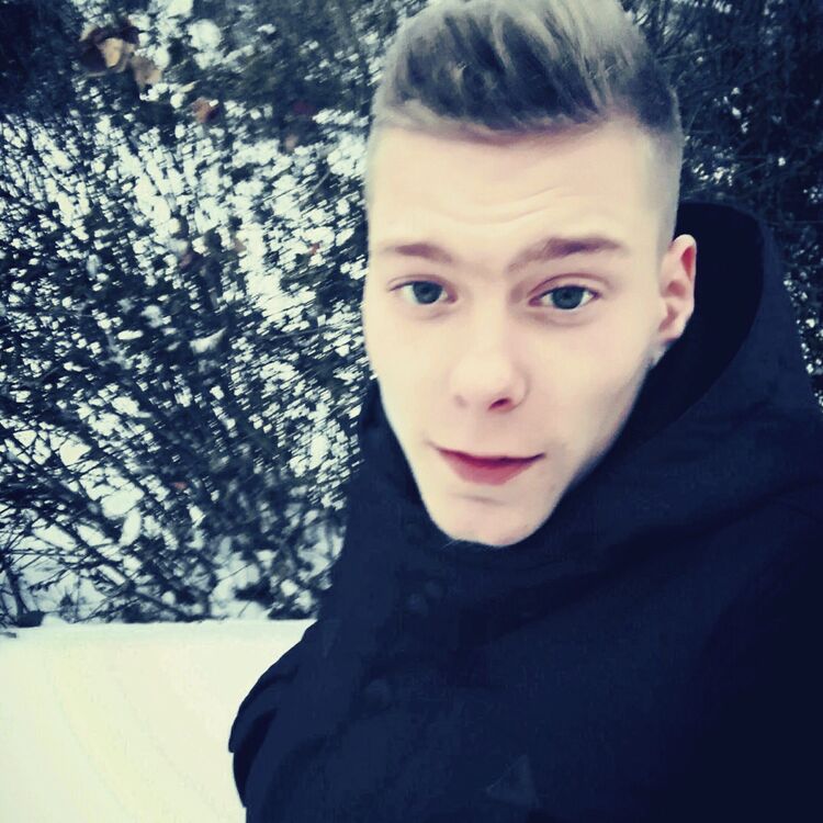  26468866  Viktor, 26 ,     