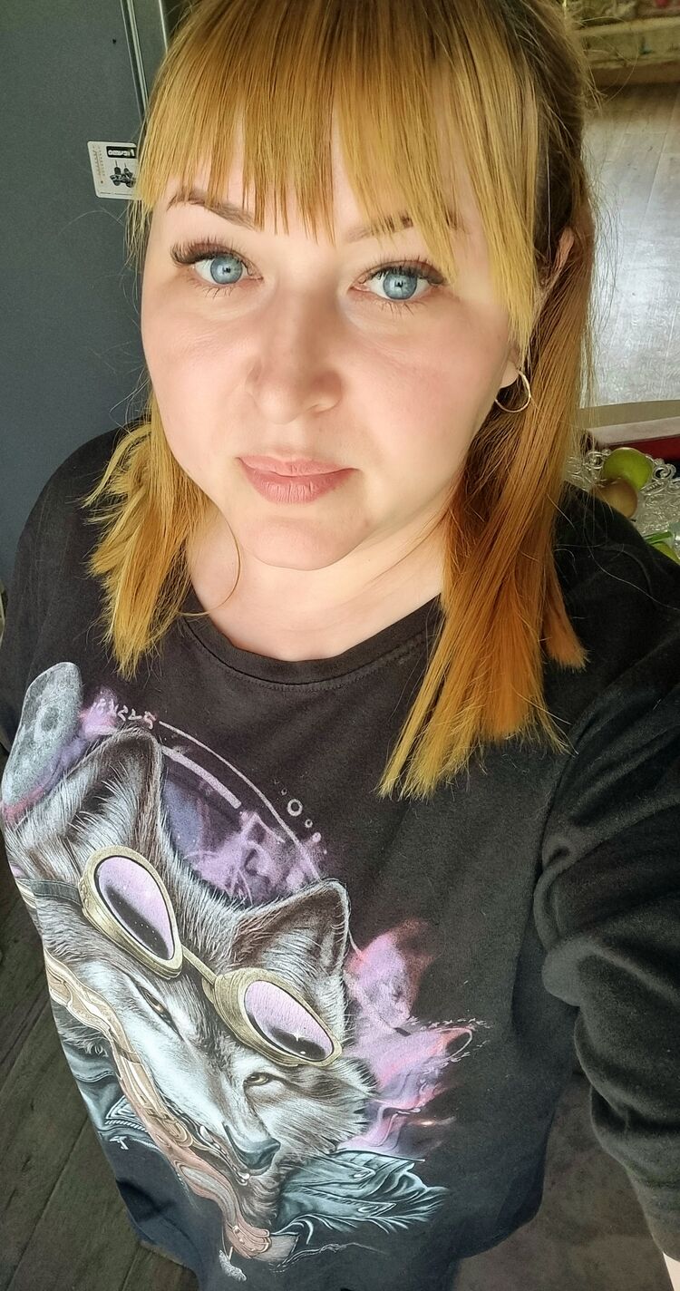  52511986  Viktoria, 33 ,    