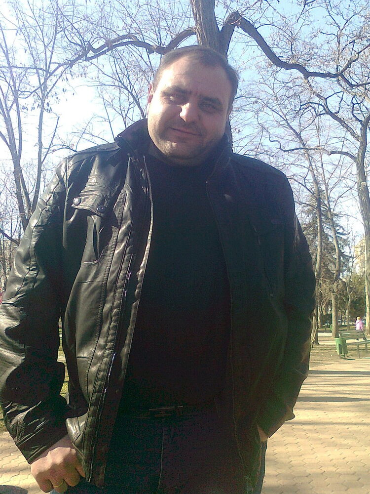 5832556  Nicolai, 42 ,    