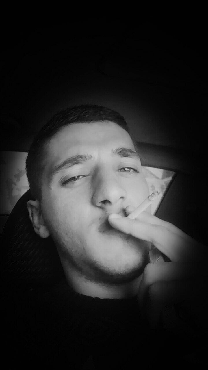  28183136  Grig, 31 ,    