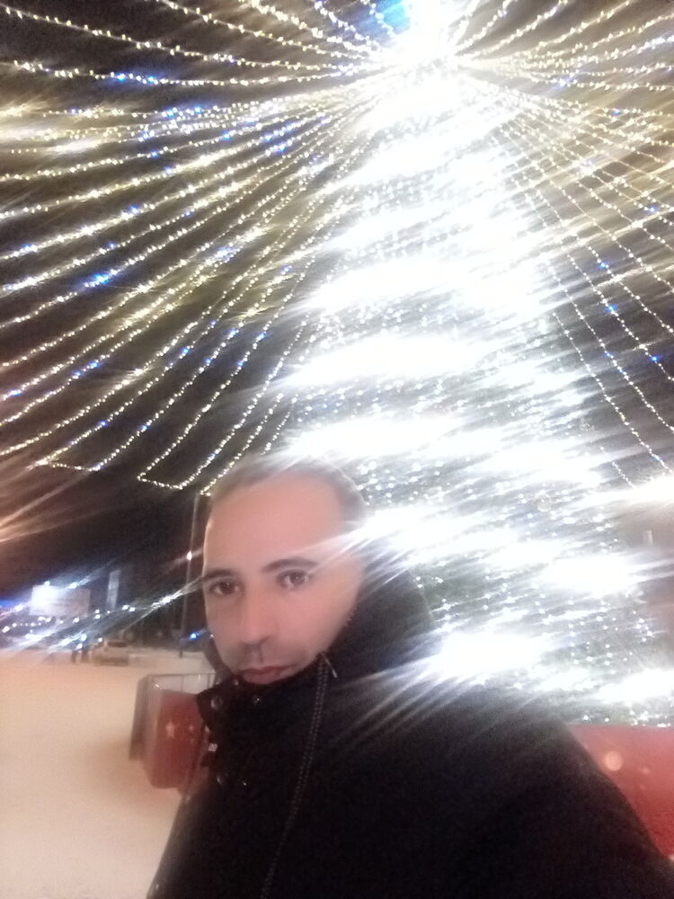  18365676  Mohamed, 43 ,    